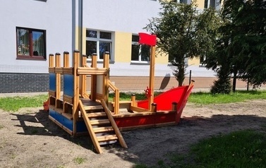 17.05.2021 plac zabaw 1