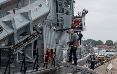 u56