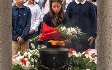 u18